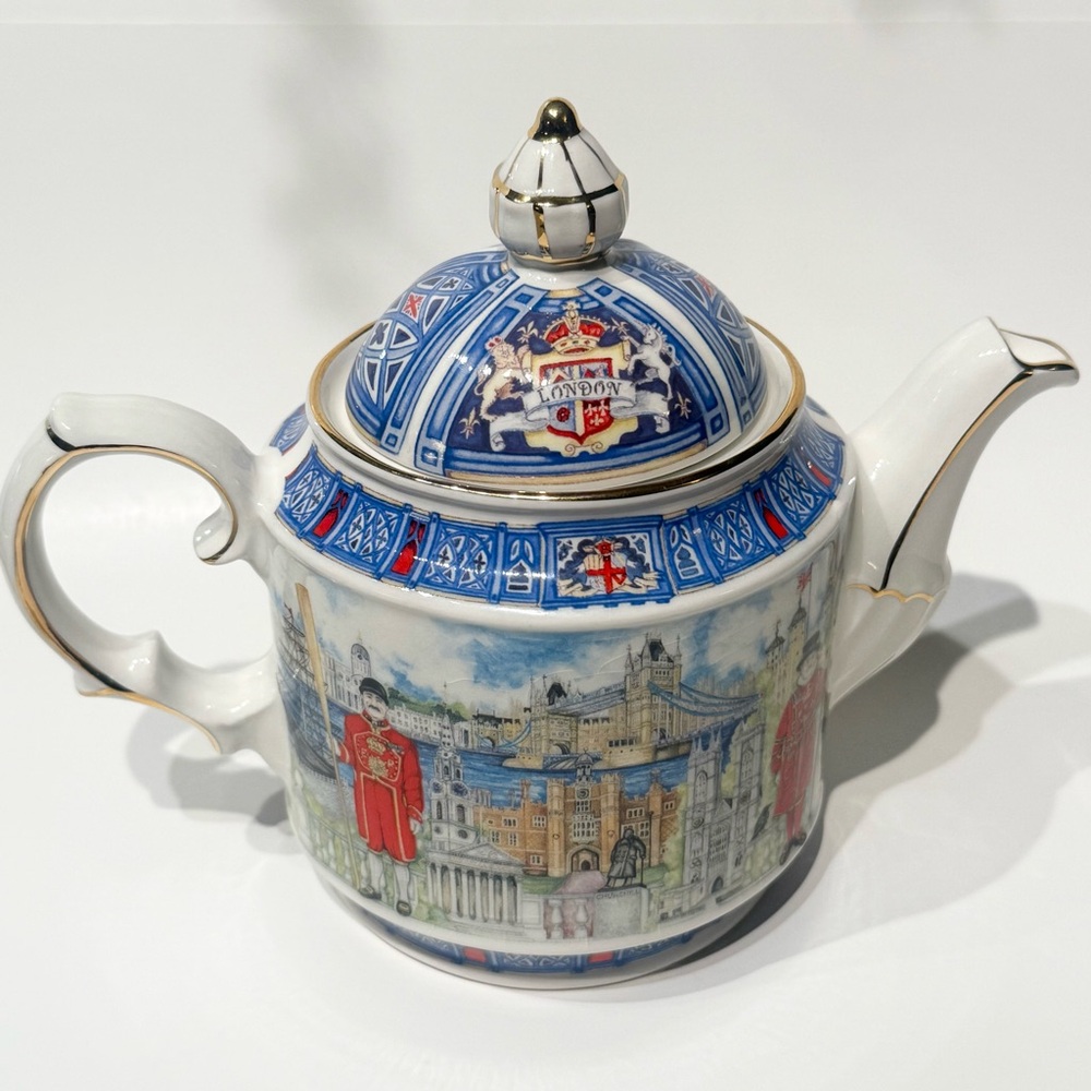 SADLER LONDON HERITAGE COLLECTION THAMESIDE CERAMIC TEAPOT - Picture 3 of 13
